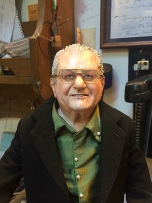 ll boss delle cerimonie nel presepe di Napoli