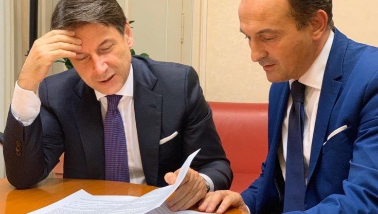  Indice contagi in calo, il governatore Cirio annuncia: "Da domenica Piemonte in zona gialla"