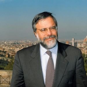 Andrea Riccardi: "Il Papa vuole riconciliare due popoli che usano la storia per farsi ancora la guerra"