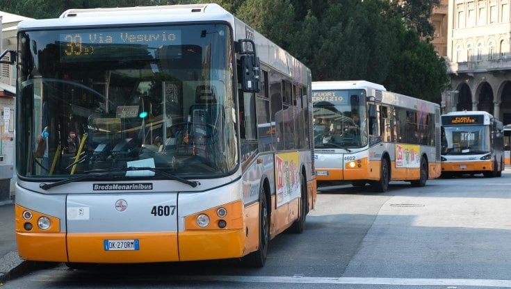 Autisti senza Green Pass, a Genova e a Savona tagliate le corse dei bus