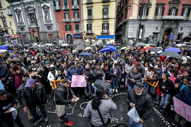 Napoli, la comunità napoletana dello Sri Lanka in piazza dopo la strage: duemila in preghiera