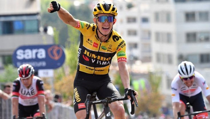 Bouwman vince la settima tappa del Giro d'Italia 2022: sua la volata di Potenza. Lopez conserva la maglia rosa