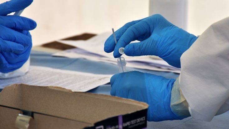  Calano i contagi, Bonaccini: "Ora un cronoprogramma per le riaperture"