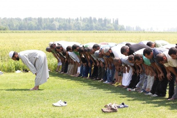 Vivere il Ramadan in tendopoli<br />Nei campi cucine aperte di notte