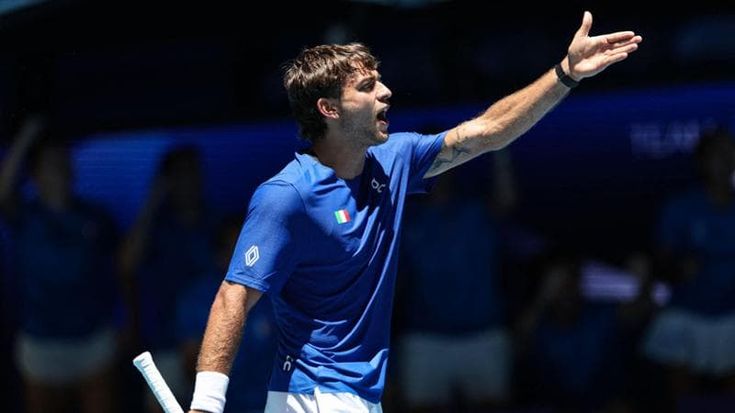 Cobolli fallisce due match point e perde con Rinderknech: Italia fuori dalla United Cup