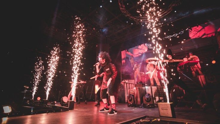 Concerti, anche in Puglia è fuga dai palazzetti: da Tommaso Paradiso a Caparezza annullati o rinviati i grandi concerti di primavera 