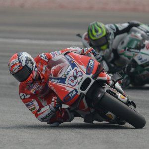 Da Iannone a Dovizioso, Ducati show a Valencia 