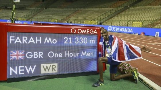 Atletica: Mo Farah torna e fa subito il record mondiale dell'ora