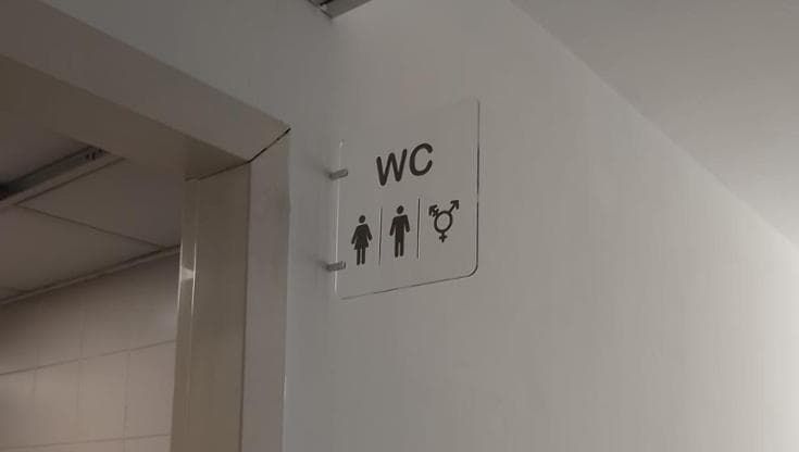 Università L’Orientale, arriva il bagno “gender neutral”