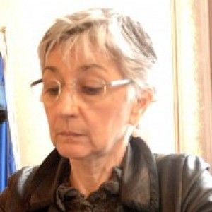 Polemica sugli arredi, la Gabellini si difende: &ldquo;Non sono la signora che addobba le piazze&rdquo;
