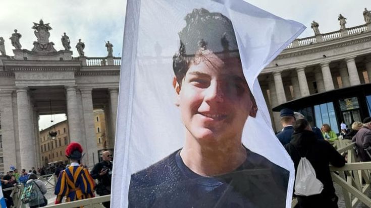 Carlo Acutis, il lungo pellegrinaggio verso la proclamazione del santo dei millenials
