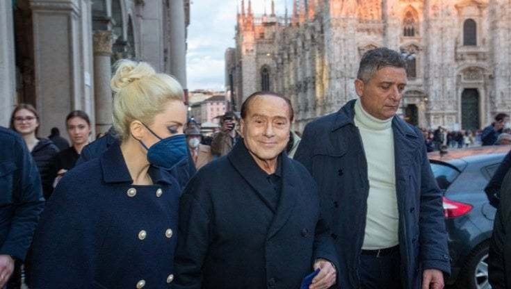 La compagna di Berlusconi incinta? Il gossip di Novella 2000 su Marta Fascina. Forza Italia: "Fake news"
