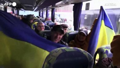 Ucraina, gli sfollati di Oleshky lasciano la città dopo la tregua con i russi