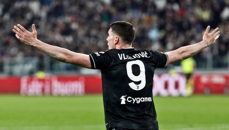 Vlahovic triste e senza gol: alla Juventus un'altra spina per Allegri