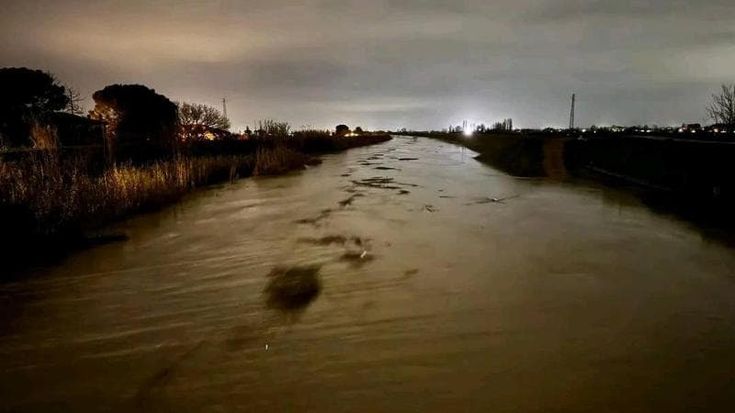 Emilia-Romagna, allerta rossa. Evacuazioni nel Ravennate, si attende la piena del Senio. Diretta