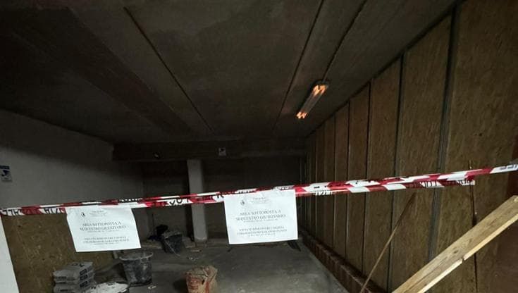 Bari, lavori abusivi per box nel palazzo Arca a San Girolamo: sequestro dei vigili