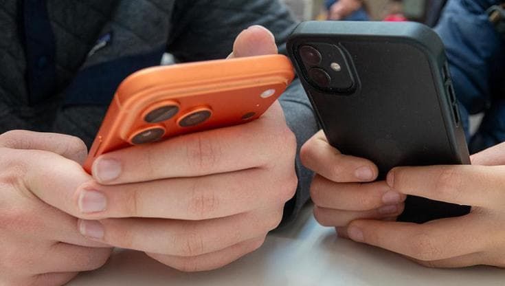 “Pagami o pubblico foto di tua figlia”. Un uomo di 45 anni a processo per estorsione e revenge porn