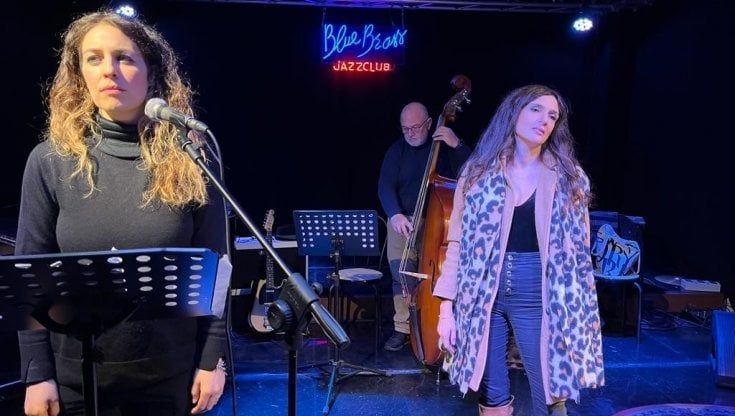 "Invertiti", indagine sui luoghi comuni per musica e parole