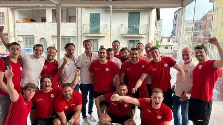 La Rari Nantes torna in Serie A dopo tre anni. Il tecnico: “Grazie ragazzi per avermi regalato un sogno”