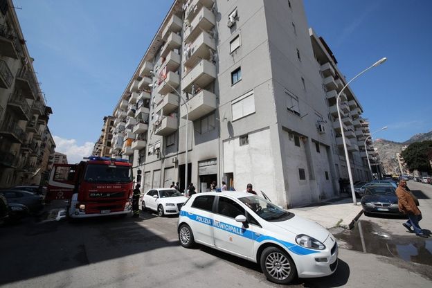 Palermo: incendio in via Brigata Aosta