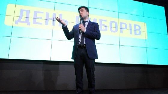 Ucraina, anche le proiezioni confermano al primo posto Zelensky 