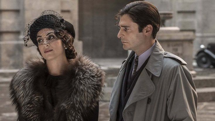Torna la Napoli anni ’30 del Commissario Ricciardi: “Cerca un po’ di felicità”