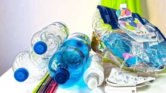 Stop alle bottiglie, green manager e riciclo: le proposte per rendere Parma plastic free