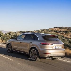 Effetto Porsche, la terza volta della Cayenne