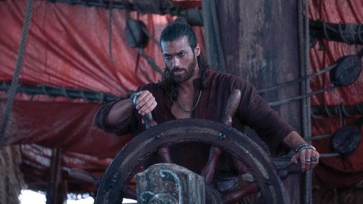 Can Yaman a Sanremo co-conduttore della prima serata