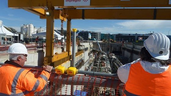 La disoccupazione scende a sorpresa: a giugno è all'11,1%