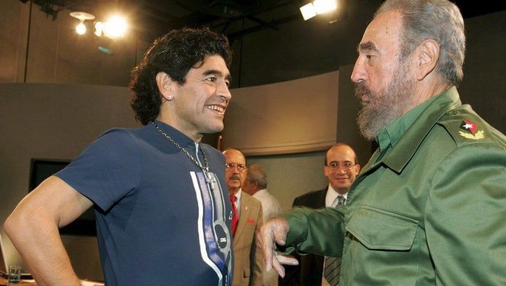 L'addio a Maradona nello stesso giorno dell'amico Fidel Castro e di George Best
