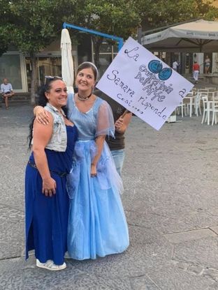   Salerno, ecco la risposta al Samara Challenge: per strada spuntano le Cenerentole