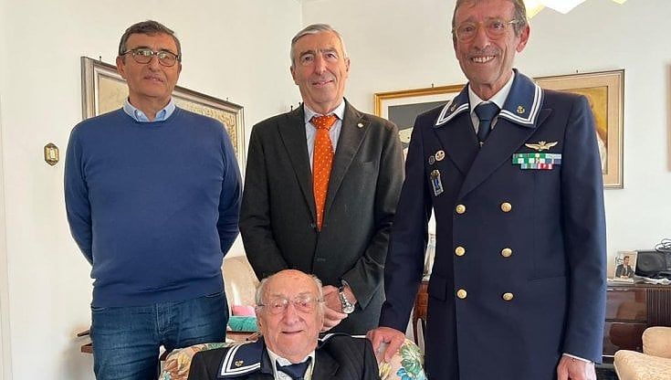 I 100 anni di Giuseppe Laricchia, l'uomo che ha portato Bari ai piani alti: "Mio il primo ascensore nel palazzo Mincuzzi"