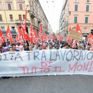 Ocse: in Italia giù i salari, ma il costo del lavoro è troppo alto