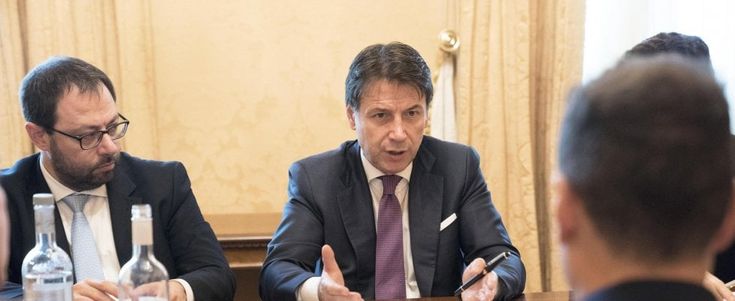Manovra fiscale e legge di bilancio 2020, ok 'salvo intese' del cdm. Conte: "Lotta evasione, evitato incremento Iva"