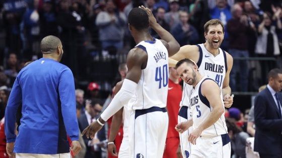 Basket Nba, Dallas sorprende Toronto. Leonard trascina San Antonio