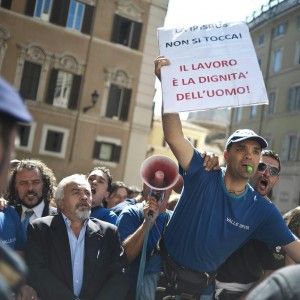 L'alimentare attenua il colpo<br />ma &egrave; disoccupazione record