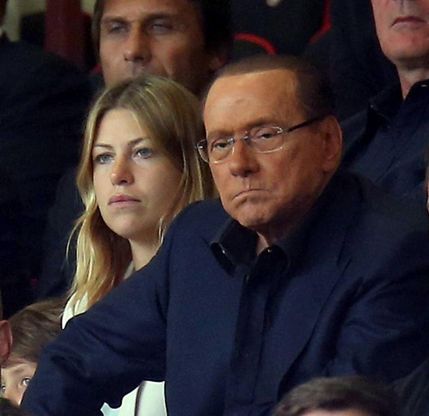 Berlusconi vuol vedere bene il suo Milan: spuntano gli occhiali