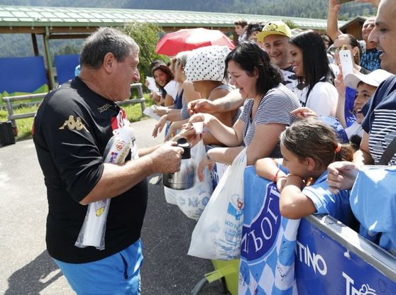 Dimaro, un caffè con i tifosi del Napoli