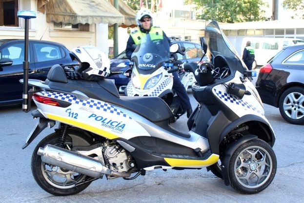 Madrid, la polizia viaggia sui Piaggio Mp3