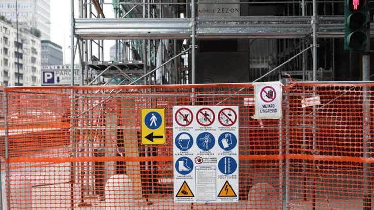 Sicurezza sul lavoro, a Milano 1 cantiere su 2 non è in regola