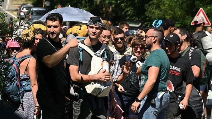 Polizia nel campeggio del festival, altri mille identificati. "Ipotesi terrorismo"