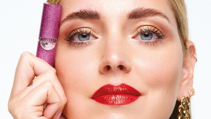 Chiara Ferragni lancia la sua prima linea di 'empowering make-up' 
