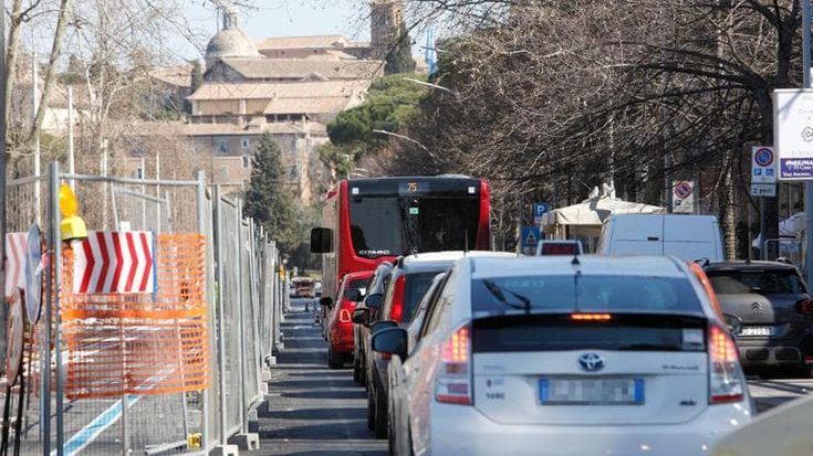 Da Termini a Tor Vergata, slalom fra i 200 cantieri di Roma: 18 mesi per chiuderli in vista del Giubileo