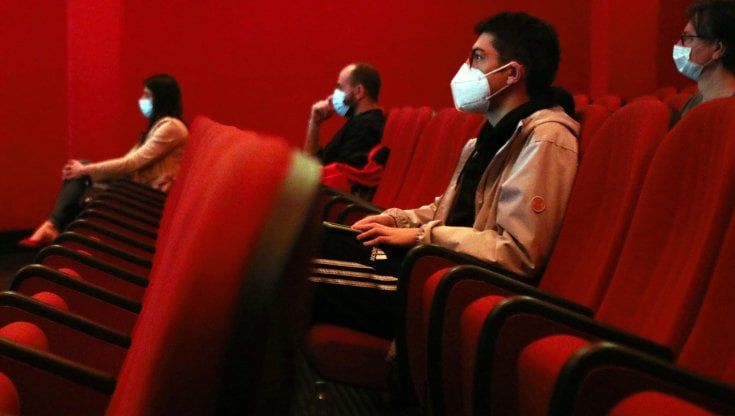 Buio in sala, a Milano zona gialla riaprono i cinema: alle 6 del mattino la maratona al Beltrade