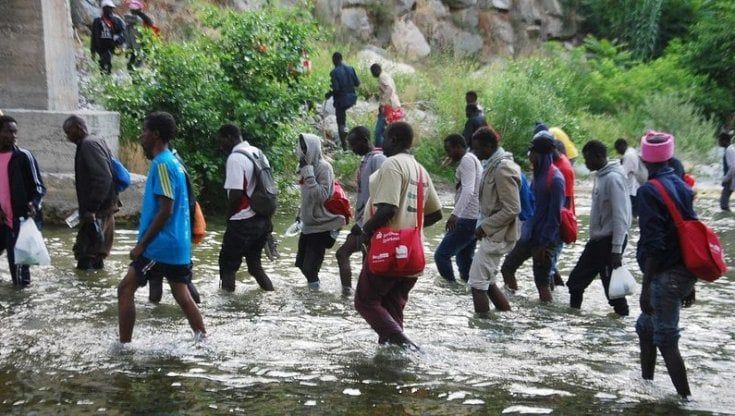 Migranti, a Ventimiglia è di nuovo emergenza e la campagna elettorale si tiene a debita distanza