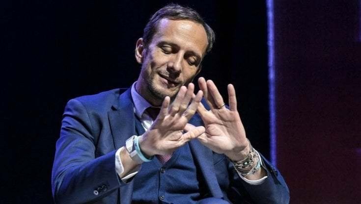 Lega, Fedriga: "Io leader? Voglio rifare il presidente di Regione". E Salvini rinuncia al viaggio a Mosca