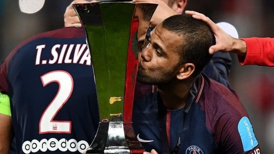 Francia, il Psg si tiene la Supercoppa: Monaco battuto 2-1 grazie a Dani Alves