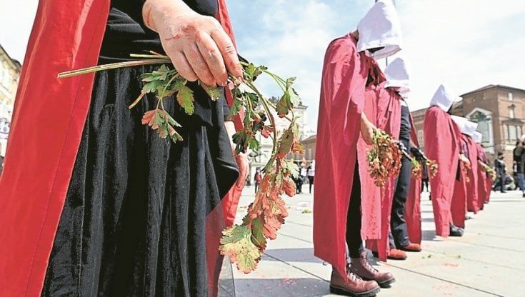 Femminicidi, lo stalking diventa un'aggravante: “Così le donne indifese”