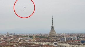 Έκπληξη στο Τορίνο, δύο F35 μαχητές πετούν πάνω από το Mole και το Gran Madre
